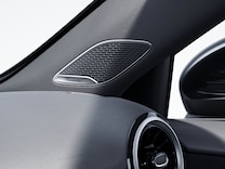 Mercedes-AMG Clasa A Limuzină compacta Sistem de sonorizare Burmester surround