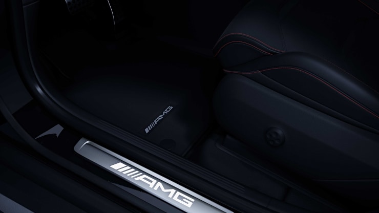 AMG Einstiegsleisten mit "AMG" Schriftzug, beleuchtet und mit Wechselcover 2