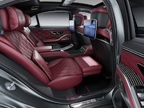 S-Class Saloon Long Calf massage in the rear
