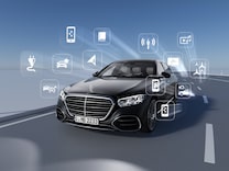 S-Class Saloon Long Digital Extra: Reverse manoeuvring function