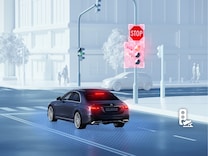 Mercedes-Maybach S-Klasse Digitales Extra: Stoppschild- und Ampel-Funktion