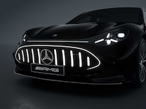 Mercedes-AMG GT 4-Doors Coupé Steaua Mercedes-Benz partial iluminata