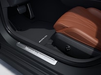 C-Class Saloon Door sills with  Mercedes-Benz lettering, illuminated and with exchangeable cover