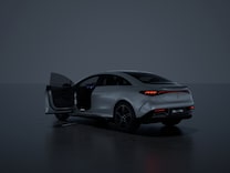 Mercedes-AMG EQE Osvetlenie okolia s animovaným premietaním vzoru AMG, 2-krát