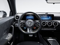 Mercedes-AMG A-Klasse Kompaktlimousine AMG Lenkradtasten