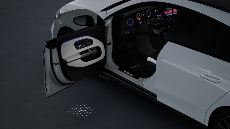 Umfeldbeleuchtung mit animierter Projektion des Mercedes-Benz Pattern, 2-fach Bild 1