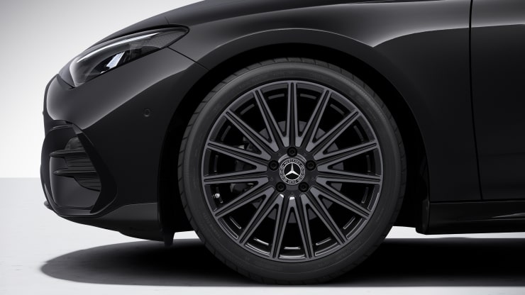 19" AMG Leichtmetallräder im Vielspeichen-Design Bild 1