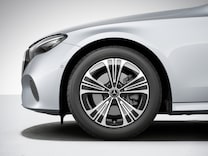 E-Klasse Limousine Winter-Paket Plus mit 18" Winter-Kompletträdern