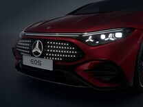 EQS Limuzin Részlegesen megvilágított Mercedes-Benz csillag