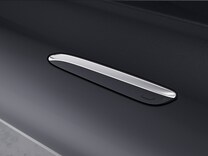 S-Class KEYLESS-GO with flush-fitting door handles and Digital Extra