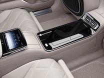 Mercedes-Maybach S-Class MBUX後座觸控面板