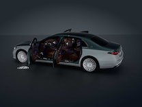 Mercedes-Maybach Trieda S Osvetlenie okolia s premietaním loga značky