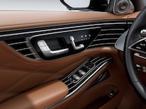 Mercedes-Maybach Trieda S Sedadlo vodiča a spolujazdca elektricky nastaviteľné s pamäťovou funkciou