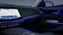 Bild von: Zierelemente Holz Esche schwarz offenporig hinterleuchtet mit Mercedes-Benz Pattern