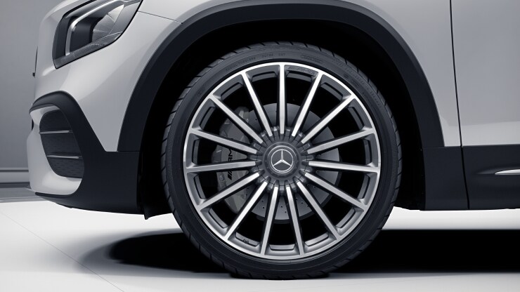 21" AMG Leichtmetallräder im Vielspeichen-Design Bild 1