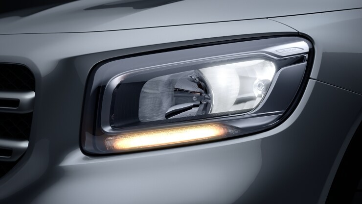 Halogenscheinwerfer mit integriertem LED-Tagfahrlicht 4
