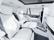 Mercedes-Maybach GLS folding tables in the rear