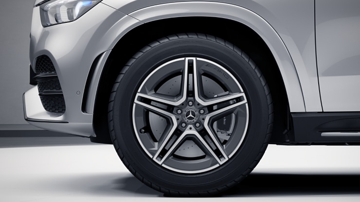 50,8 cm (20") AMG Leichtmetallräder im 5-Doppelspeichen-Design Bild 1