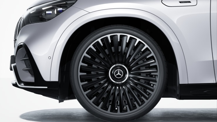 55,9 cm (22") AMG Leichtmetallräder im Vielspeichen-Design Bild 1