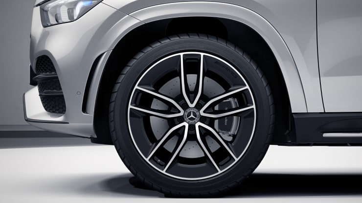 22" AMG Leichtmetallräder im 5-Doppelspeichen-Design 4