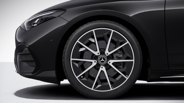 Llantas de aleación AMG de 19" en diseño de 5 radios dobles Imagen 1