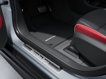 CLA Shooting Brake 可替換門檻飾板附照明