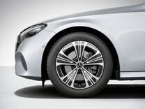 E-Klasse Limousine Winter-Paket Plus mit 18" Winter-Kompletträdern