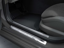 S-Class Sedan 門檻飾板附照明