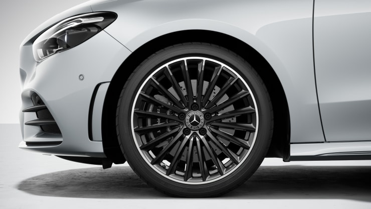 48,3 cm (19“) AMG Leichtmetallräder im Vielspeichen-Design Bild 1