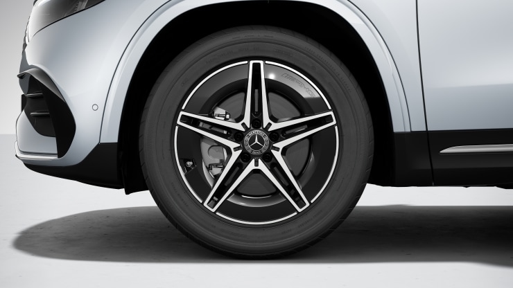 45,7 cm (18") AMG Leichtmetallräder im 5-Speichen-Design Bild 1