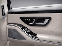 S-Class Sedan 電動後座椅附記憶功能
