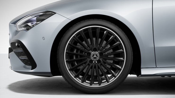 48,3 cm (19“) AMG Leichtmetallräder im Vielspeichen-Design Bild 1