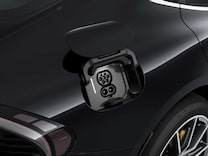 Mercedes-AMG GT 4 Door Coupé 直流充電系統（直流充電高達 350 kW）