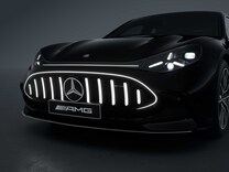 Mercedes-AMG GT 4 Door Coupé Partially illuminated Mercedes star