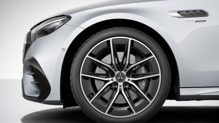 Llantas de aleación ligiera AMG de 20" en diseño de 5 radios dobles Imagen 1