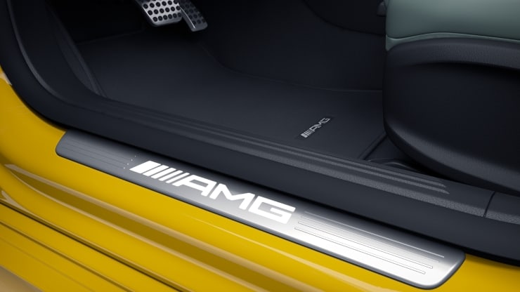 AMG Einstiegsleisten mit "AMG" Schriftzug, beleuchtet und mit Wechselcover Bild 1
