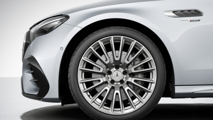 50,8 cm (20") AMG Leichtmetallräder im 10-Doppelspeichen-Design Bild 1