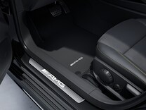Mercedes-AMG Trieda A hatchback Prahové lišty AMG s nápisom "AMG", osvetlené a s výmenným krytom