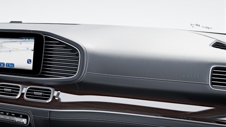 Instrumententafel und Bordkanten der Türen in Leder Nappa Bild 1