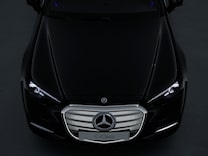 C-Class Saloon Mercedes‑Benz 經典鬼面罩（附發光外框）