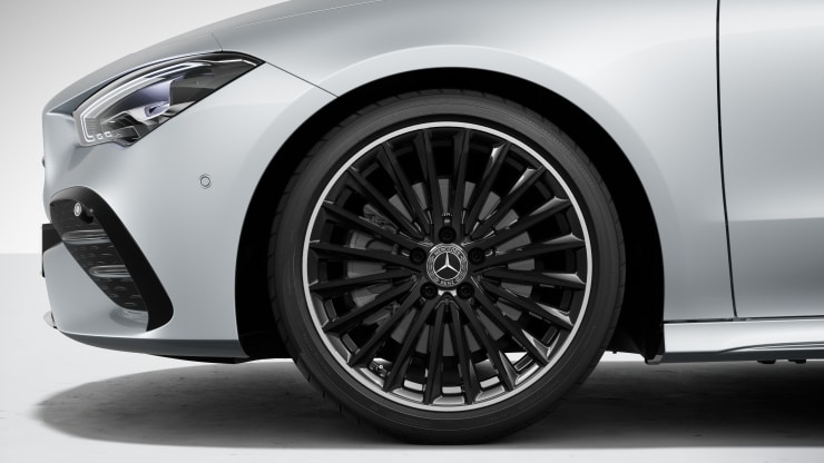 48,3 cm (19“) AMG Leichtmetallräder im Vielspeichen-Design Bild 1