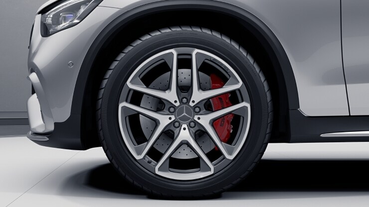 50,8 cm (20") AMG Leichtmetallräder im 5-Doppelspeichen-Design Bild 1