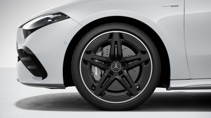 Llantas de aleación AMG de 19" en diseño de 5 radios dobles Imagen 1