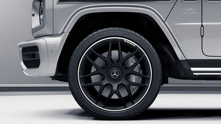 55,9 cm (22") AMG Schmiederäder im Kreuzspeichen-Design Bild 1