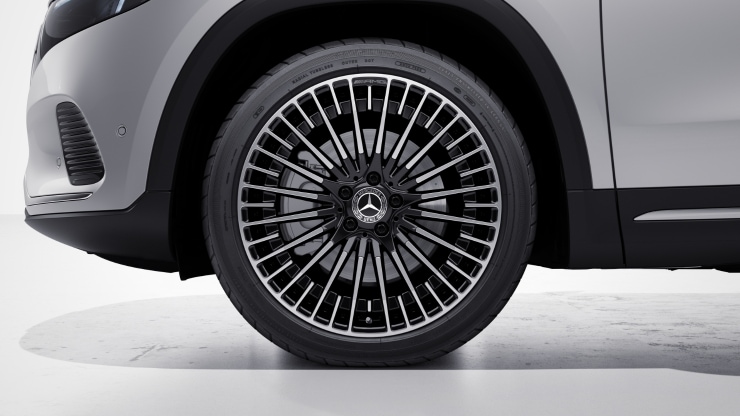 50,8 cm (20") AMG Leichtmetallräder im Vielspeichen-Design Bild 1