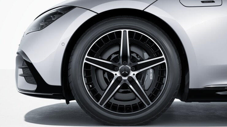 20-inch AMG 5-twin-spoke light-alloy wheels Image 1