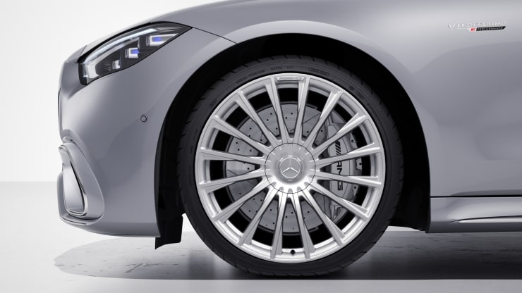 53,3 cm (21") AMG Schmiederäder im Vielspeichen-Design Bild 1