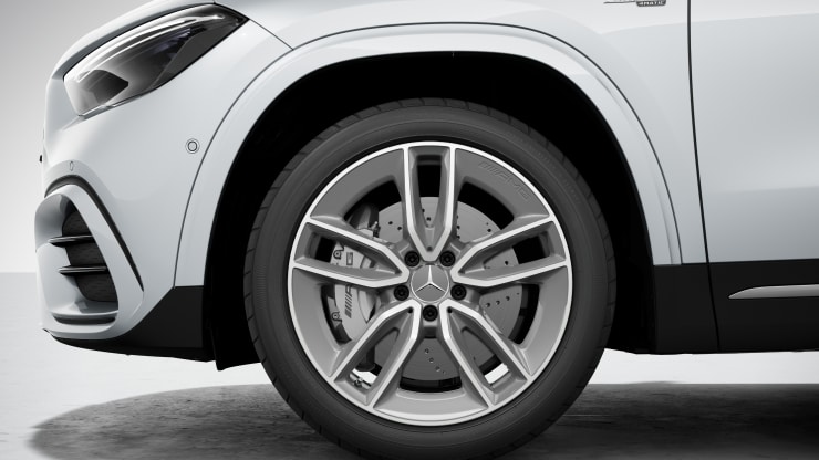 19" AMG Leichtmetallräder im 5-Doppelspeichen-Design Bild 1