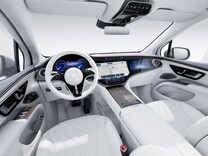 EQS SUV Power front right seat with memory function