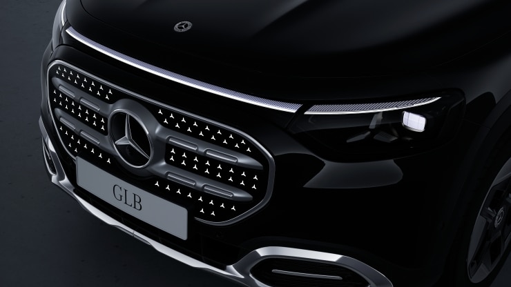 Mercedes Stern teilbeleuchtet Bild 1